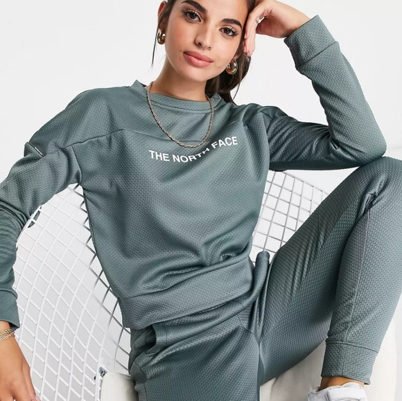 The North Face Training Mountain Sweatshirt - Picture 3 of 10